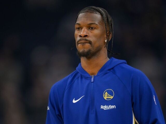 SAN FRANCISCO, CALIFORNIA - JANUARY 19: âââââââJimmy Butler III of Warriors warms up during the pregame of the NBA game 23 between Miami Heat and Golden State Warriors in San Francisco at Chase Center on January 19, 2026 in San Francisco, California, United States.