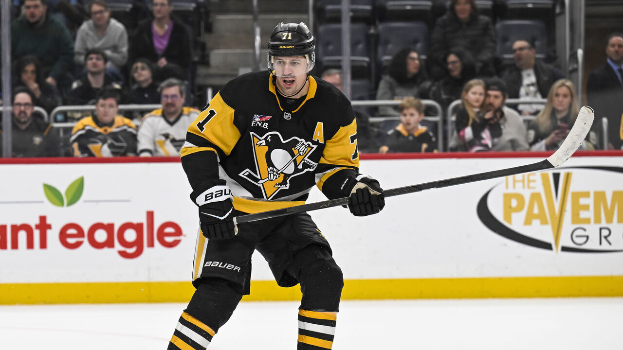 PITTSBURGH, PA - JANUARY 13: Pittsburgh Penguins center Evgeni Malkin (71) skates during the overtime period in the NHL game between the Pittsburgh Penguins and the Tampa Bay Lightning on January 13, 2026, at PPG Paints Arena in Pittsburgh, PA.