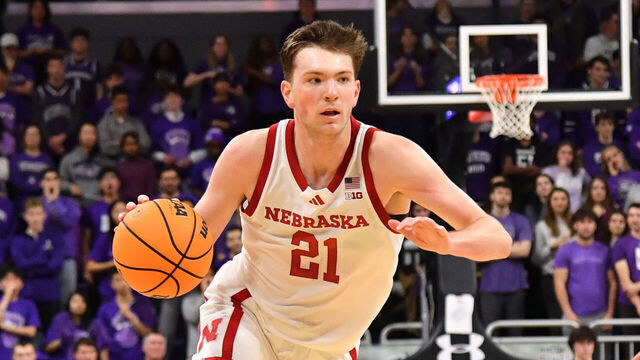 EVANSTON, IL - JANUARY 17: Nebraska Cornhuskers forward Pryce Sandfort (21) drives towards the basket during a college basketball game between the Nebraska Cornhuskers and the Northwestern Wildcats on January 17, 2026, at Welsh-Ryan Arena in Evanston, IL.