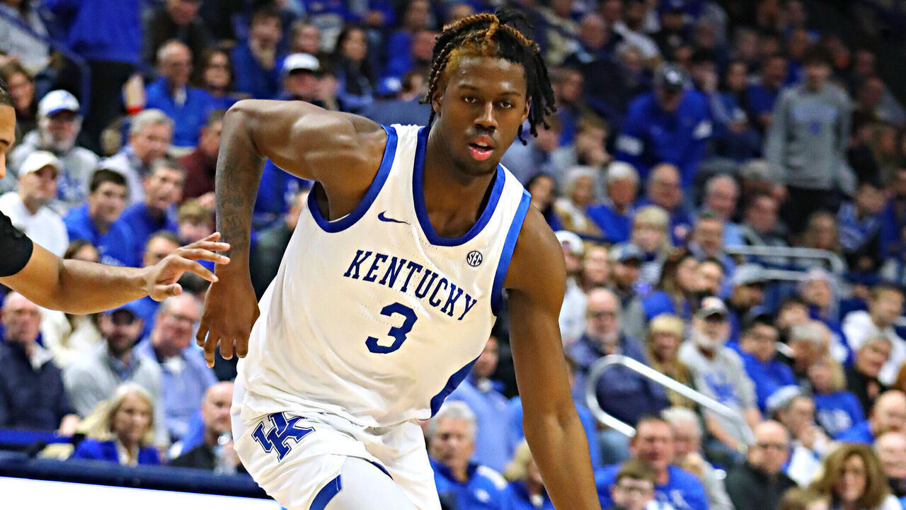 LEXINGTON, KY - JANUARY 10: Guard Kam Williams #3 of the Kentucky Wildcats drives past Guard Jayden Epps #10 of the Mississippi State Bulldogs in a game between the Mississippi State Bulldogs and the Kentucky Wildcats on January 10, 2026, at Rupp Arena in Lexington, KY.