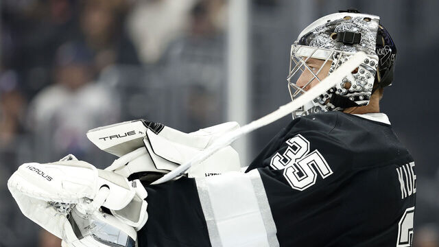 LOS ANGELES, CALIFORNIA - JANUARY 20: Darcy Kuemper #35 of the Los Angeles Kings in goal against the New York Rangers in the first period at Crypto.com Arena on January 20, 2026 in Los Angeles, California.