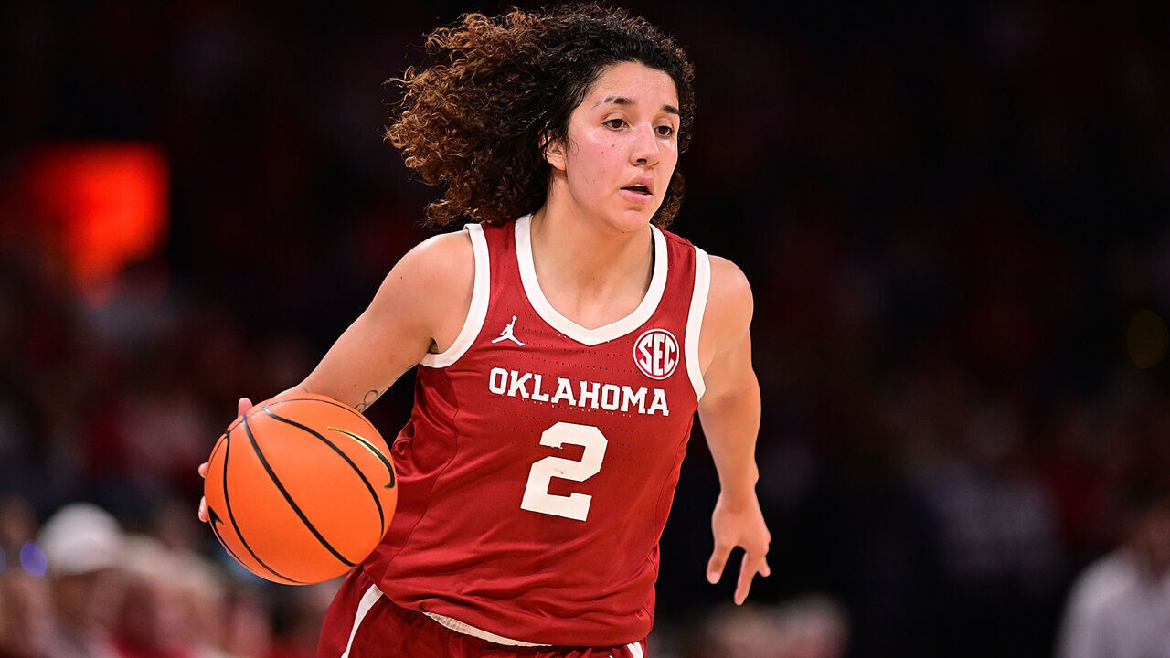 OKLAHOMA CITY, OKLAHOMA - DECEMBER 13: Aaliyah Chavez #2 of the Oklahoma Sooners handles the ball during the first half against the Oklahoma State Cowgirls at Paycom Center on December 13, 2025 in Oklahoma City, Oklahoma.