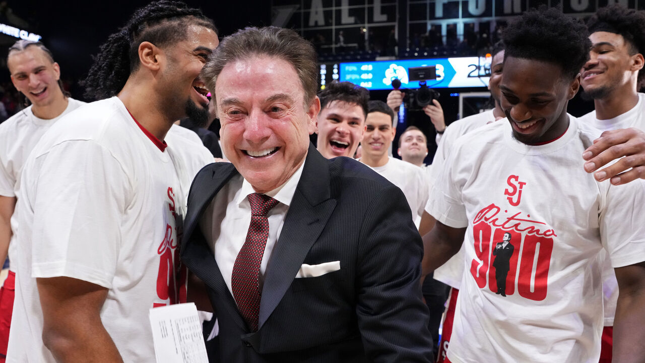 CINCINNATI, OHIO - JANUARY 24: Head coach Rick Pitino of the St. John's Red Storm celebrates with his team following a NCAA basketball game against Xavier Musketeers at Cintas Center on January 24, 2026 in Cincinnati, Ohio. This was Patino's 900th career win.