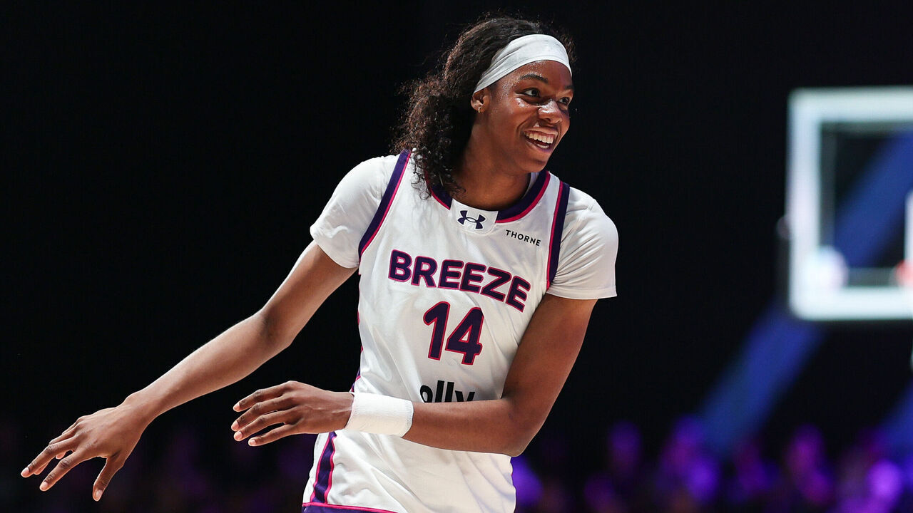 MEDLEY, FLORIDA - JANUARY 24: Dominique Malonga #14 of the Breeze reacts after dunking the ball against the Lunar Owls during the first half of the Unrivaled 2026 game at Sephora Arena on January 24, 2026 in Medley, Florida.