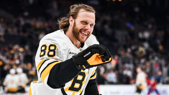 BOSTON, MASSACHUSETTS - JANUARY 24: David Pastrnak #88 of the Boston Bruins warms up before the game against the Montréal Canadiens at TD Garden on January 24, 2026 in Boston, Massachusetts.