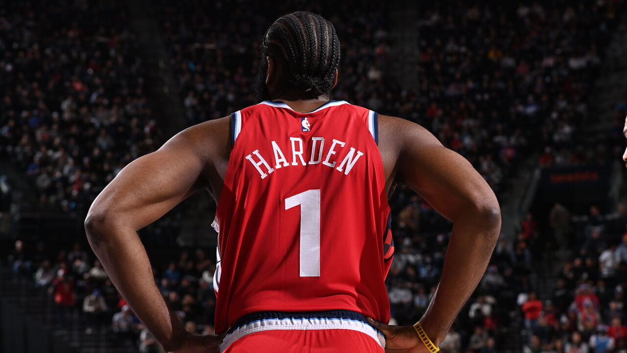 INGLEWOOD, CA - JANUARY 1: James Harden #1 of the LA Clippers during the game against the Utah Jazz on January 1, 2026 at Intuit Dome in Los Angeles, California. NOTE TO USER: User expressly acknowledges and agrees that, by downloading and/or using this Photograph, user is consenting to the terms and conditions of the Getty Images License Agreement. Mandatory Copyright Notice: Copyright 2026 NBAE