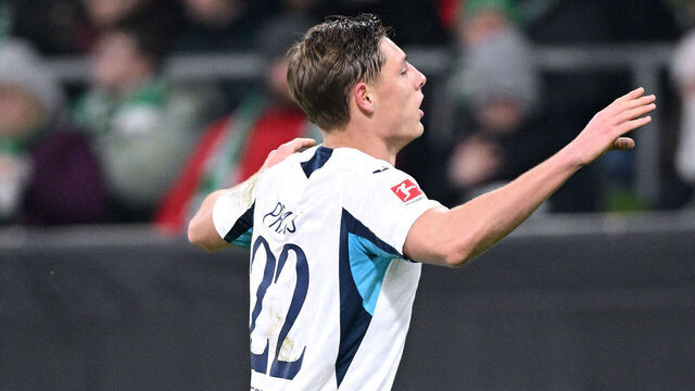 BREMEN, GERMANY - JANUARY 27: Alexander Prass of TSG 1899 Hoffenheim celebrates scoring his team's first goal during the Bundesliga match between SV Werder Bremen and TSG Hoffenheim at Weserstadion on January 27, 2026 in Bremen, Germany.