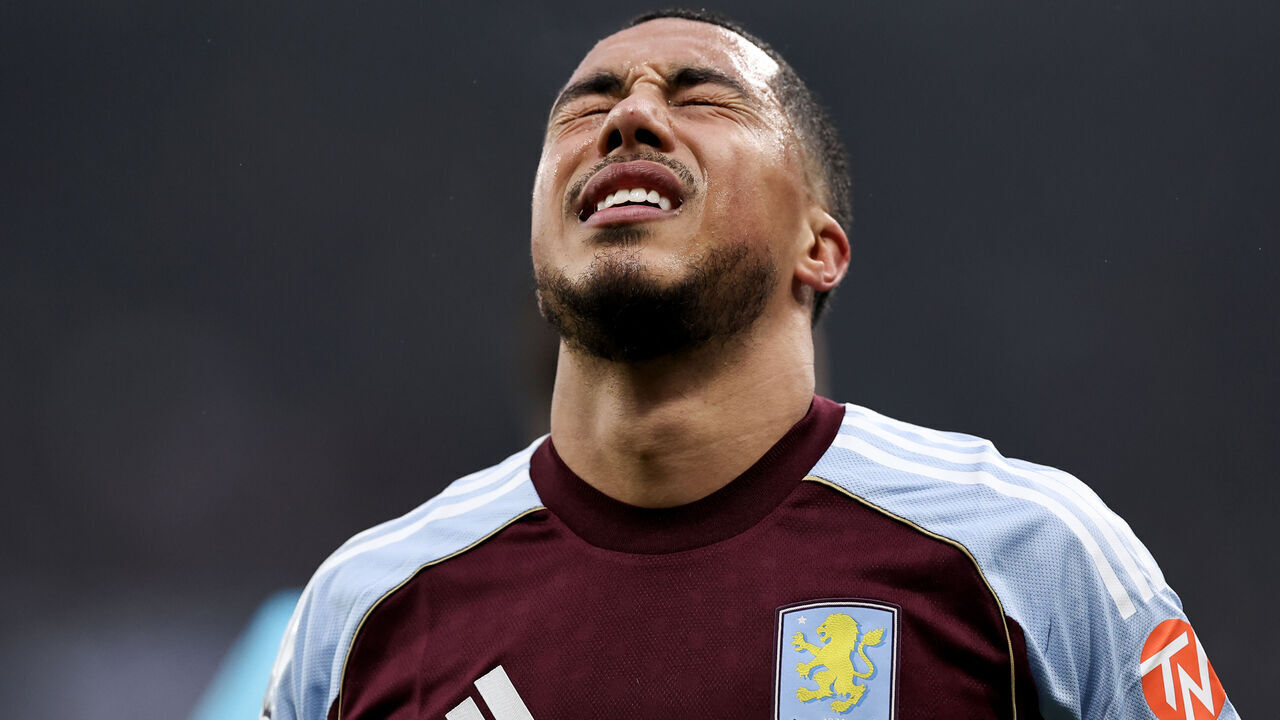 NEWCASTLE UPON TYNE, ENGLAND - JANUARY 25: Aston Villa's Youri Tielemans grmiaces after receiving an injury during the Premier League match between Newcastle United and Aston Villa at St James' Park on January 25, 2026 in Newcastle upon Tyne, England.