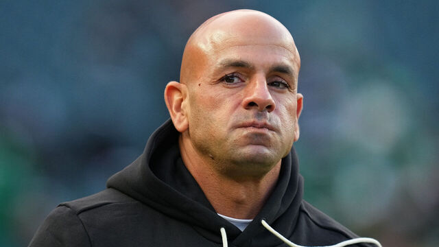 PHILADELPHIA, PENNSYLVANIA - JANUARY 11: Defensive coordinator Robert Saleh of the San Francisco 49ers looks on before the NFC Wild Card Playoff game against the Philadelphia Eagles at Lincoln Financial Field on January 11, 2026 in Philadelphia, Pennsylvania.