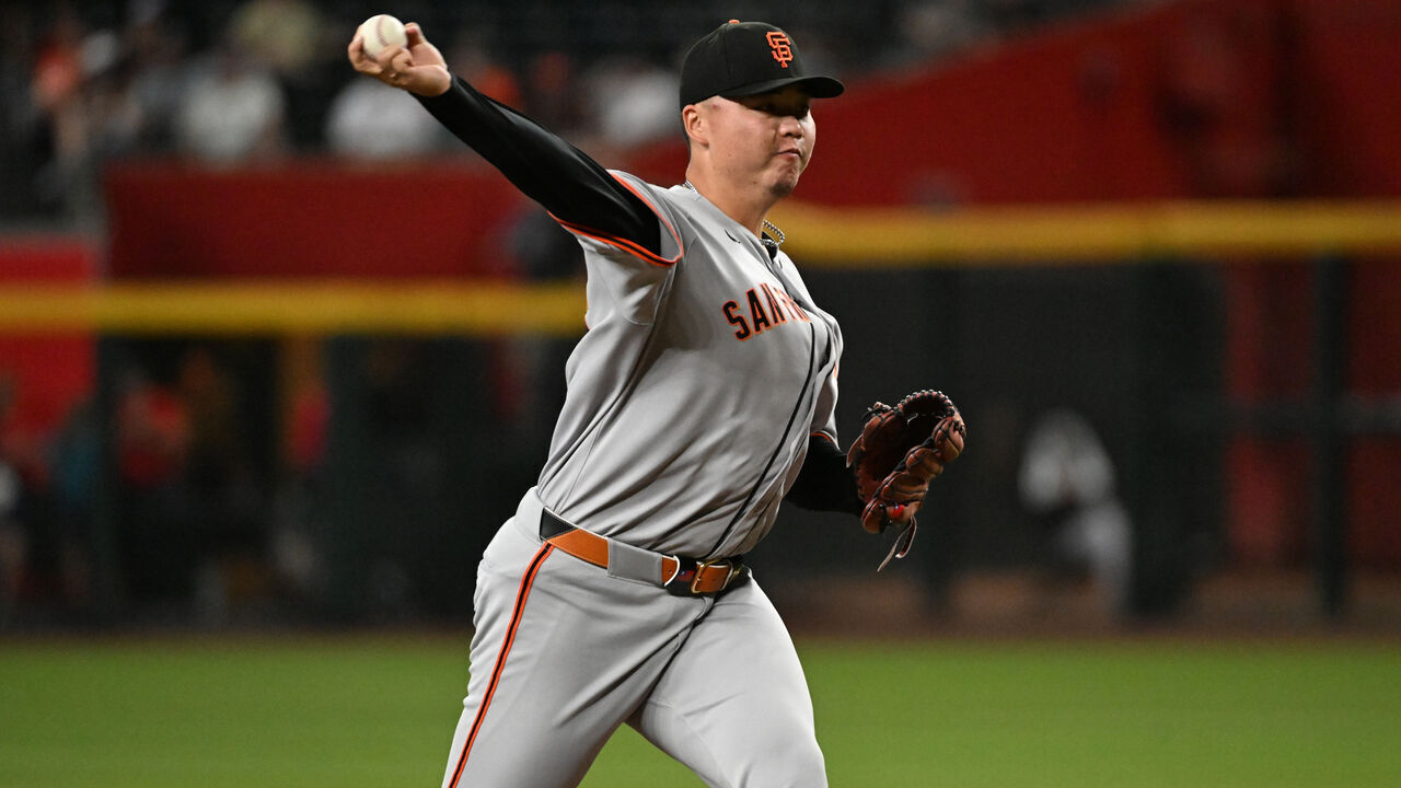 PHOENIX, ARIZONA - SEPTEMBER 15: Kai-Wei Teng #66 of the San Francisco Giants delivers a pitch against the Arizona Diamondbacks at Chase Field on September 15, 2025 in Phoenix, Arizona.