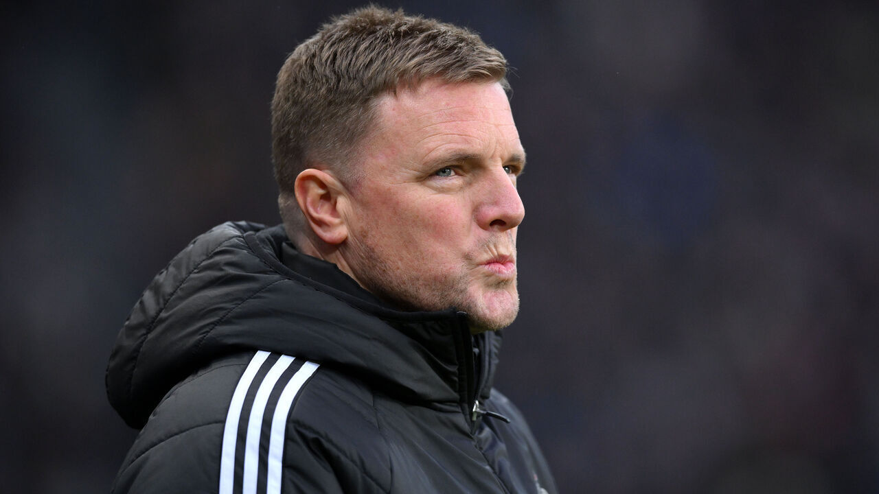 NEWCASTLE UPON TYNE, ENGLAND - JANUARY 25: Eddie Howe, head coach of Newcastle United, looks on during the Premier League match between Newcastle United and Aston Villa at St James' Park on January 25, 2026 in Newcastle upon Tyne, England.