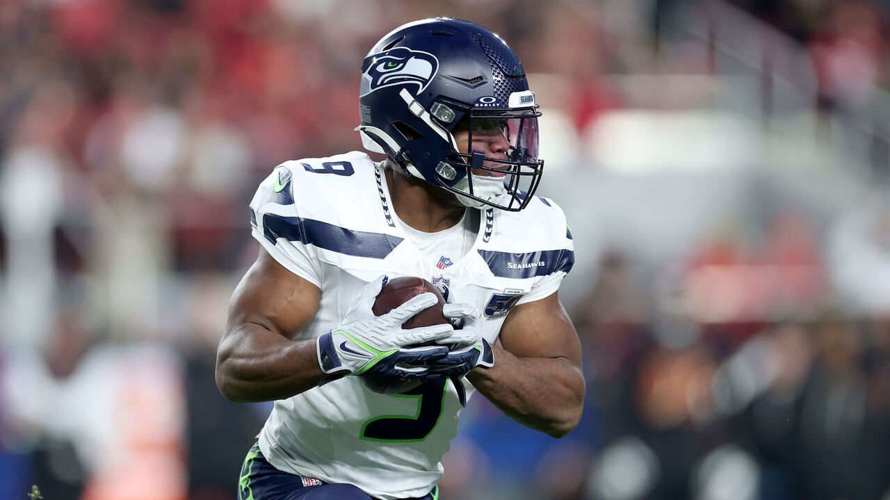 SANTA CLARA, CALIFORNIA - JANUARY 03: Kenneth Walker III #9 of the Seattle Seahawks in action during the NFL 2025 game between Seattle Seahawks and San Francisco 49ers at Levi's Stadium on January 03, 2026 in Santa Clara, California.