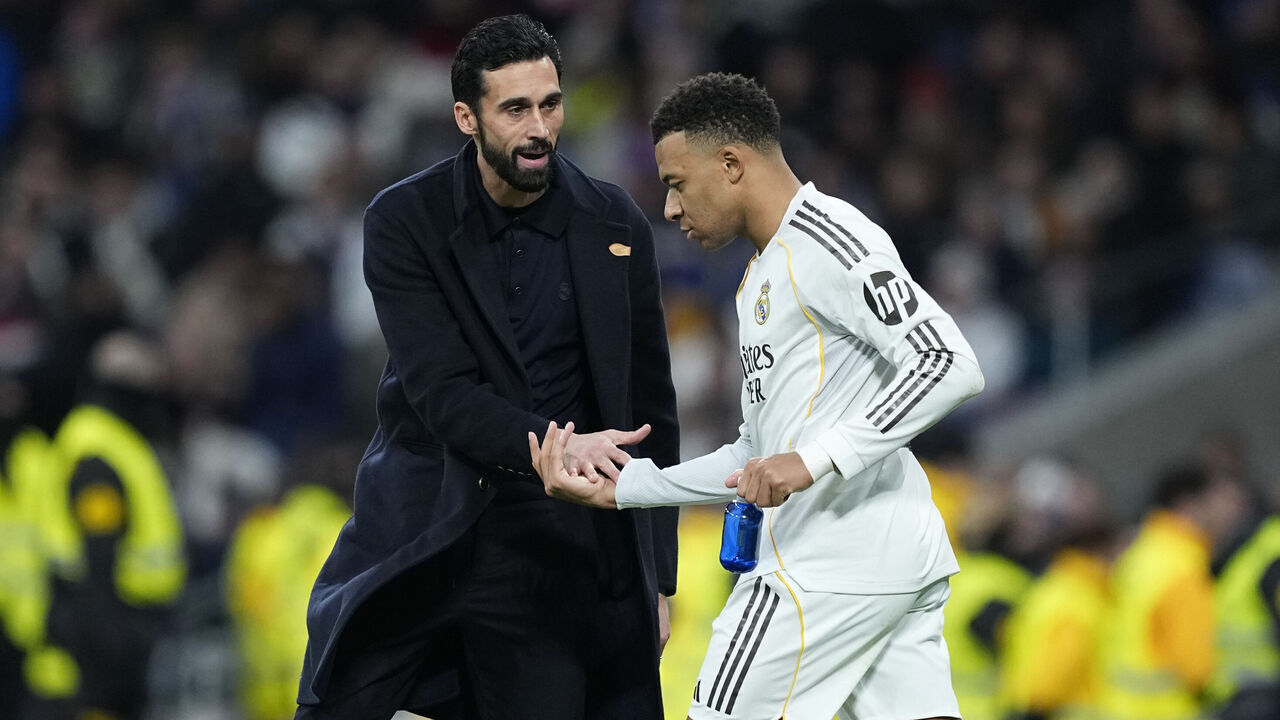 MADRID, SPAIN - JANUARY 17: Kylian Mbappe of Real Madrid CF celebrates a goal with Alvaro Arbeloa during the Spanish League, LaLiga EA Sports, football match played between Real Madrid and Levante UD at Bernabeu stadium on January 17, 2026, in Madrid, Spain.