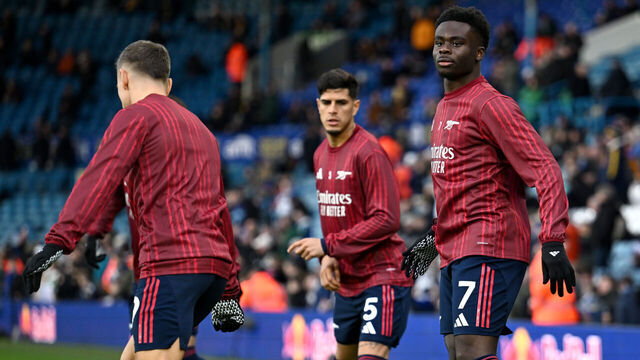 LEEDS, ENGLAND - JANUARY 31: Bukayo Saka of Arsenal warms up with teammates prior to the Premier League match between Leeds United and Arsenal at Elland Road on January 31, 2026 in Leeds, England.