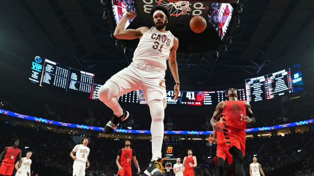 PORTLAND, OREGON - FEBRUARY 01: Jarrett Allen #31 of the Cleveland Cavaliers dunks during the first half against the Portland Trail Blazers at Moda Center on February 01, 2026 in Portland, Oregon.