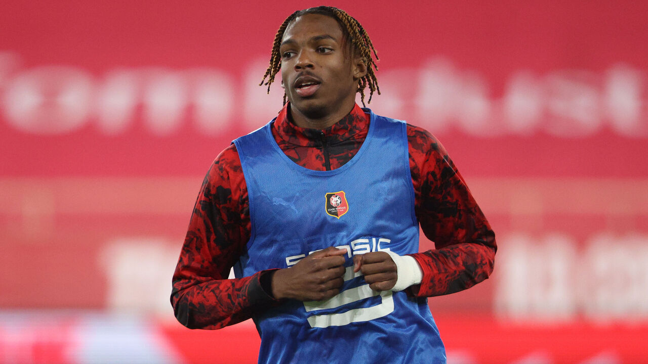 MONACO, MONACO - JANUARY 31: Jeremy Jacquet of Stade Rennais warms up before the Ligue 1 McDonald's match between AS Monaco FC and Stade Rennais FC at Stade Louis II on January 31, 2026 in Monaco, Monaco.