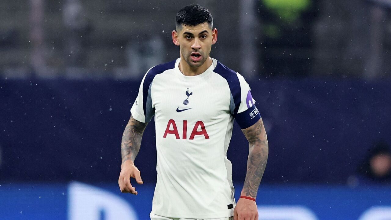 FRANKFURT AM MAIN, GERMANY - JANUARY 28: Cristian Romero of Tottenham Hotspur runs with the ball during the UEFA Champions League 2025/26 League Phase MD8 match between Eintracht Frankfurt and Tottenham Hotspur at Frankfurt Stadion on January 28, 2026 in Frankfurt am Main, Germany.