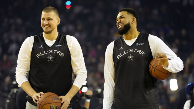OAKLAND, CALIFORNIA - FEBRUARY 15: Nikola Jokic #15 of the Denver Nuggets and Chuck's Global Stars and Karl-Anthony Towns #32 of the New York Knicks and Chuck's Global Stars talk during 2025 NBA All-Star Practice & Media Availability at Oakland Arena on February 15, 2025 in Oakland, California.