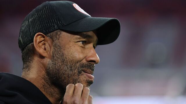 DUESSELDORF, GERMANY - OCTOBER 03: Head coach Daniel Thioune of Fortuna Düsseldorf looks on prior to the 2. Bundesliga match between Fortuna Düsseldorf and 1. FC Nürnberg at Merkur Spiel-Arena on October 03, 2025 in Duesseldorf, Germany.
