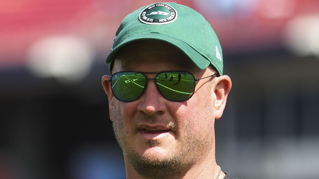 NASHVILLE, TN - SEPTEMBER 15: New York Jets offensive coordinator Nathaniel Hackett looks on prior to an NFL football game against the Tennessee Titans at Nissan Stadium on September 15, 2024 in Nashville, TN.