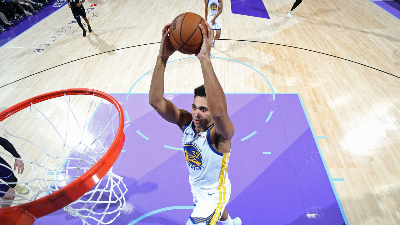 SALT LAKE CITY, UT - JANUARY 28: Trayce Jackson-Davis #32 of the Golden State Warriors dunks the ball during the game against the Utah Jazz on January 28, 2026 at Delta Center in Salt Lake City, Utah. Mandatory Copyright Notice: Copyright 2026 NBAE