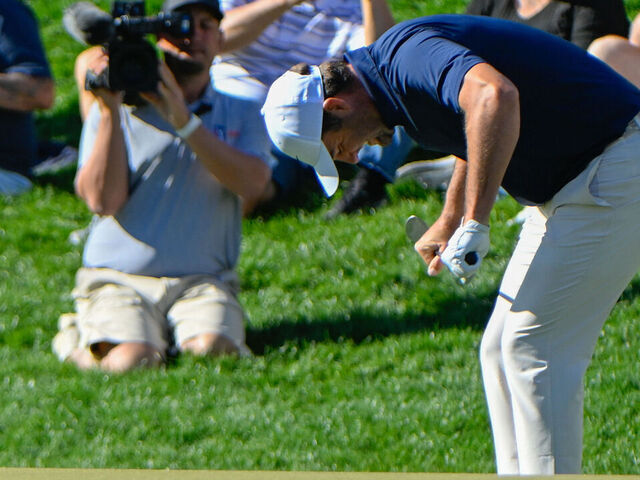 SCOTTSDALE, AZ - FEBRUARY 05: Scottie Scheffler (USA)reacts to his chip shot short of the green on 18 during the first round of the Waste Management Phoenix Open on February 5, 2026, at TPC Scottsdale, Scottsdale, Arizona.