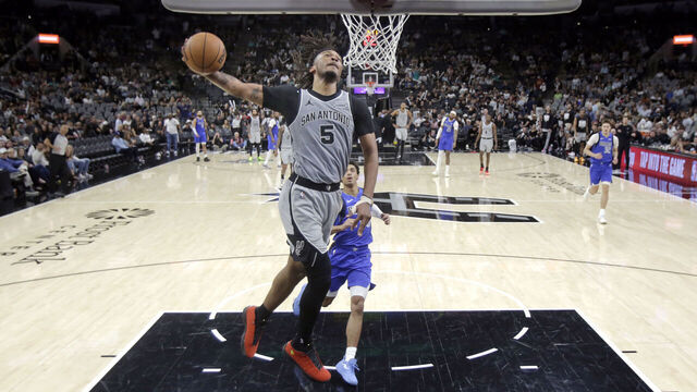 SAN ANTONIO, TX -FEBRUARY 7: Stephon Castle #5 of the San Antonio Spurs drives for two against the Dallas Mavericks in the second half at Frost Bank Center on February 7, 2026 in San Antonio, Texas. NOTE TO USER: User expressly acknowledges and agrees that, by downloading and or using this photograph, User is consenting to terms and conditions of the Getty Images License Agreement.
