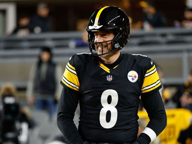 PITTSBURGH, PENNSYLVANIA - JANUARY 12: Aaron Rodgers #8 of the Pittsburgh Steelers warms up prior to the AFC Wild Card playoff game against the Houston Texans at Acrisure Stadium on January 12, 2026 in Pittsburgh, Pennsylvania.