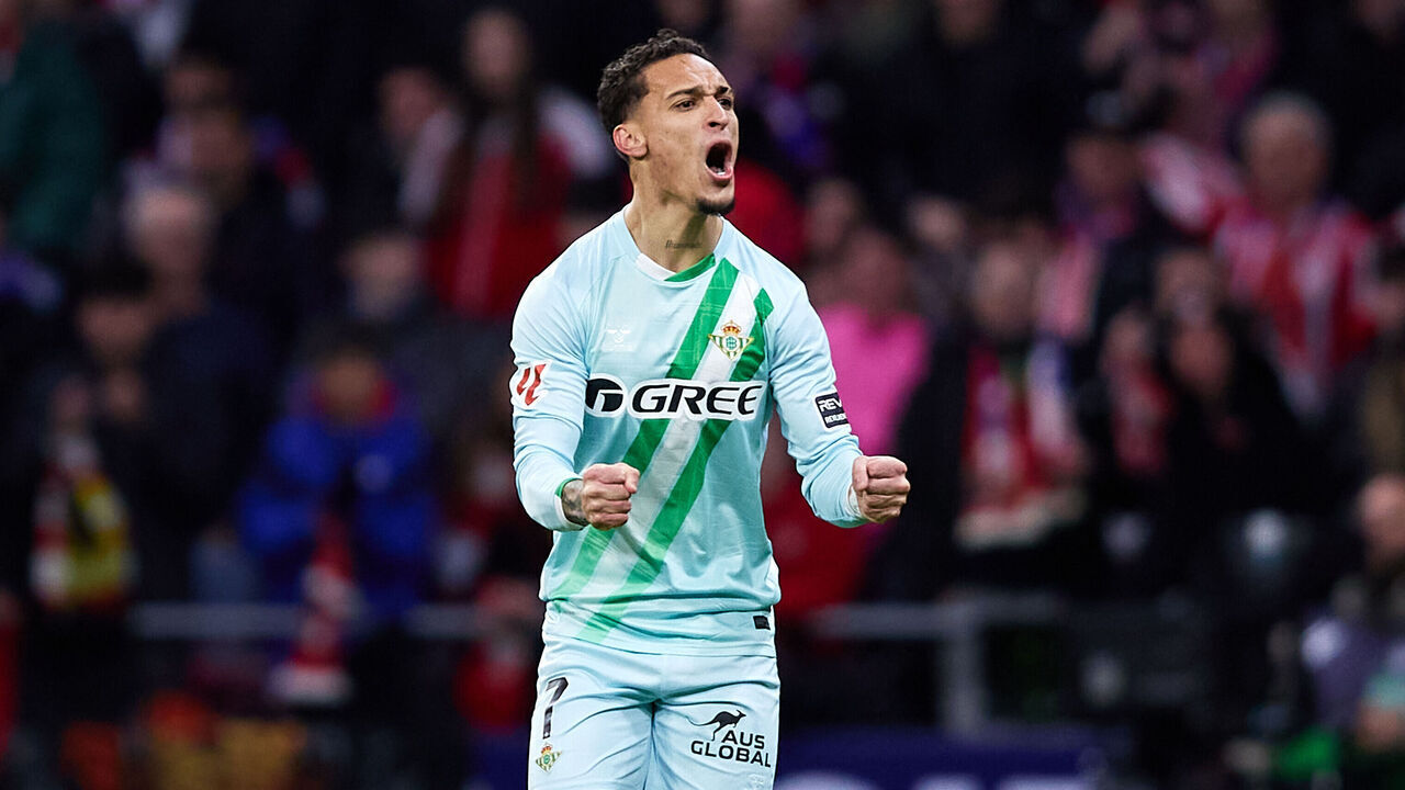 MADRID, SPAIN - FEBRUARY 08: Antony of Real Betis celebrates after scoring their side's first goal during the LaLiga EA Sports match between Atlético de Madrid and Real Betis Balompié at Riyadh Air Metropolitano on February 08, 2026 in Madrid, Spain.