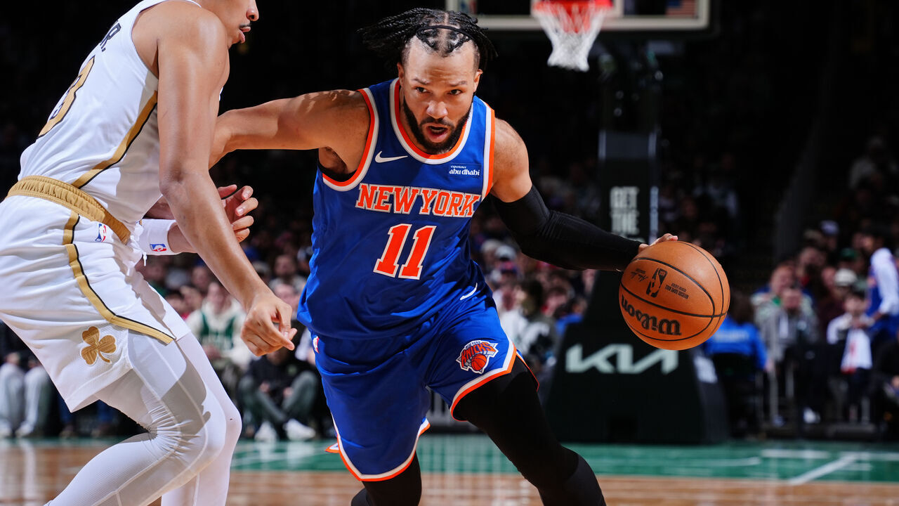BOSTON, MA - FEBRUARY 8: Jalen Brunson #11 of the New York Knicks drives to the basket during the game against the Boston Celtics on February 8, 2026 at TD Garden in Boston, Massachusetts. NOTE TO USER: User expressly acknowledges and agrees that, by downloading and/or using this Photograph, user is consenting to the terms and conditions of the Getty Images License Agreement. Mandatory Copyright Notice: Copyright 2026 NBAE