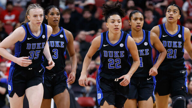 LOUISVILLE, KENTUCKY - FEBRUARY 05: Toby Fournier #35, Ashlon Jackson #3, Taina Mair #22, Riley Nelson #4 and Arianna Roberson #21 of the Duke Blue Devils jog to the huddle during a timeout in the first quarter against the Louisville Cardinals at KFC YUM! Center on February 05, 2026 in Louisville, Kentucky.