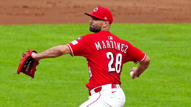 CINCINNATI, OH - JULY 30: Cincinnati Reds pitcher Nick Martinez (28) pitches against the Los Angeles Dodgers on July 30, 2025, at Great American Ball Park in Cincinnati, Ohio.