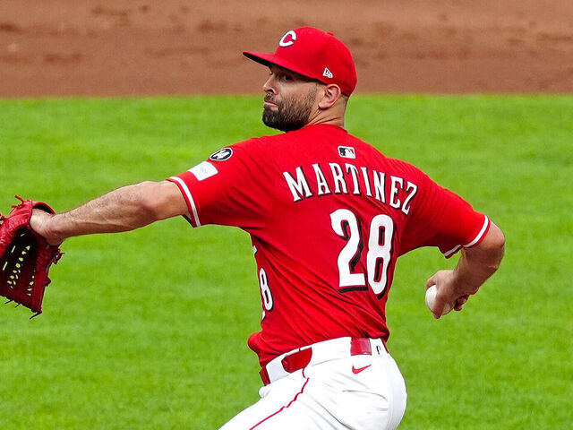 CINCINNATI, OH - JULY 30: Cincinnati Reds pitcher Nick Martinez (28) pitches against the Los Angeles Dodgers on July 30, 2025, at Great American Ball Park in Cincinnati, Ohio.