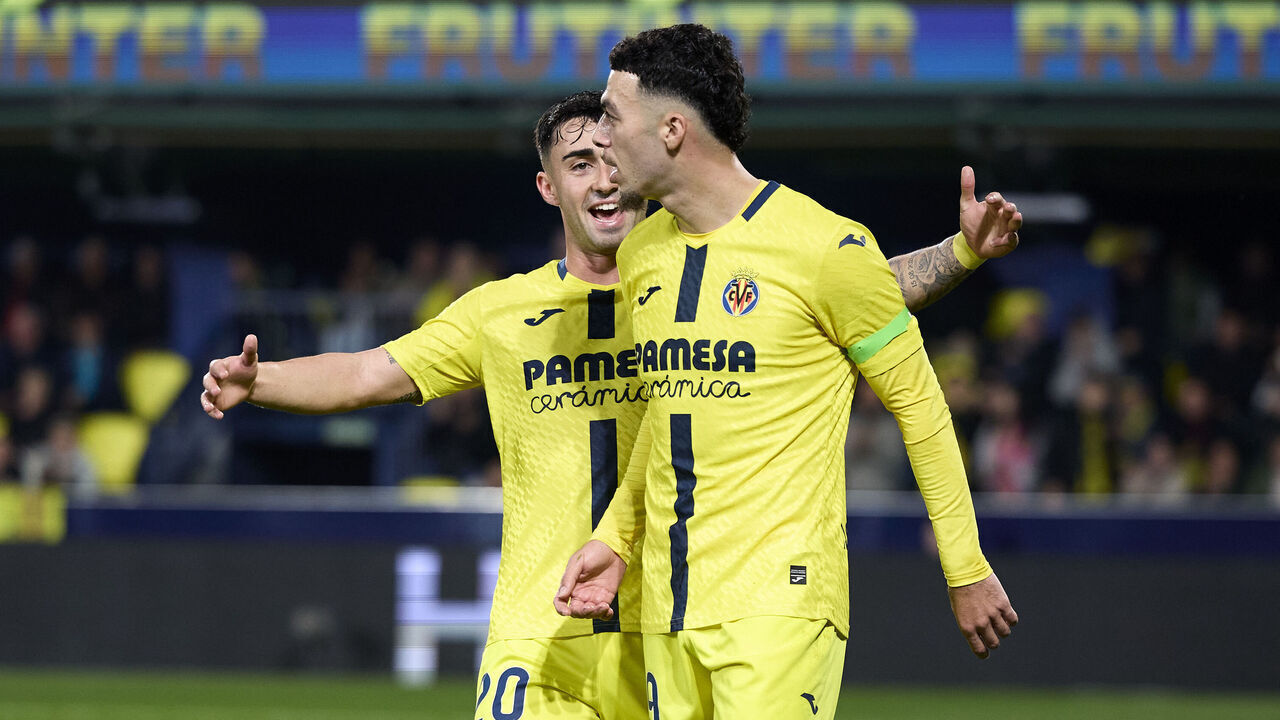 VILLARREAL, SPAIN - FEBRUARY 09: Georges Mikautadze of Villarreal CF celebrates after scoring their side's first goal during the LaLiga EA Sports match between Villarreal CF and RCD Espanyol de Barcelona at Estadio de la Ceramica on February 09, 2026 in Villarreal, Spain.