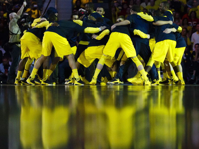 Plane crash survivor Hatch sinks 1st college shot