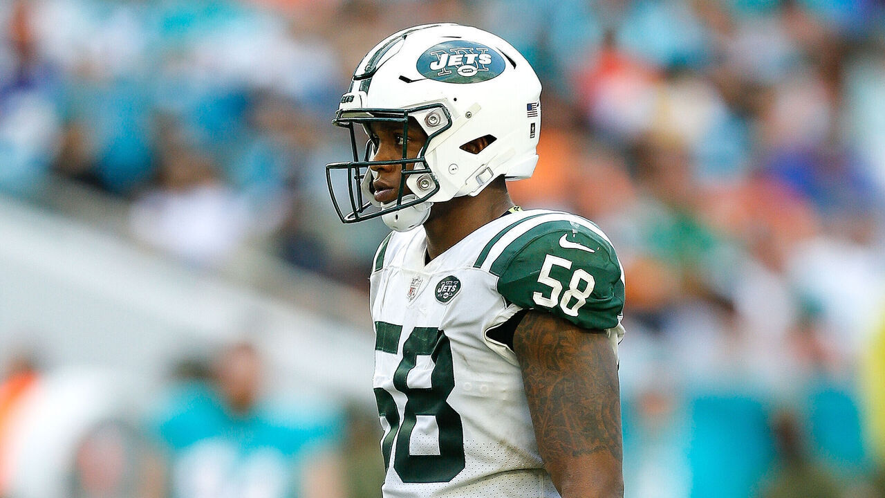 MIAMI, FL - NOVEMBER 04: Darron Lee #58 of the New York Jets in action against the Miami Dolphins at Hard Rock Stadium on November 4, 2018 in Miami, Florida.