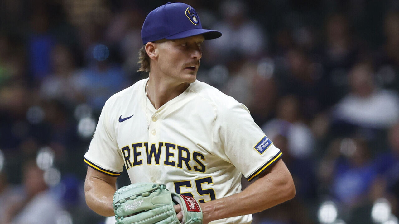 MILWAUKEE, WI - AUGUST 11: Milwaukee Brewers pitcher Shelby Miller (55) pitches during a game between the Milwaukee Brewers and the Pittsburgh Pirates at American Family Field on August 11, 2025 in Milwaukee, WI.
