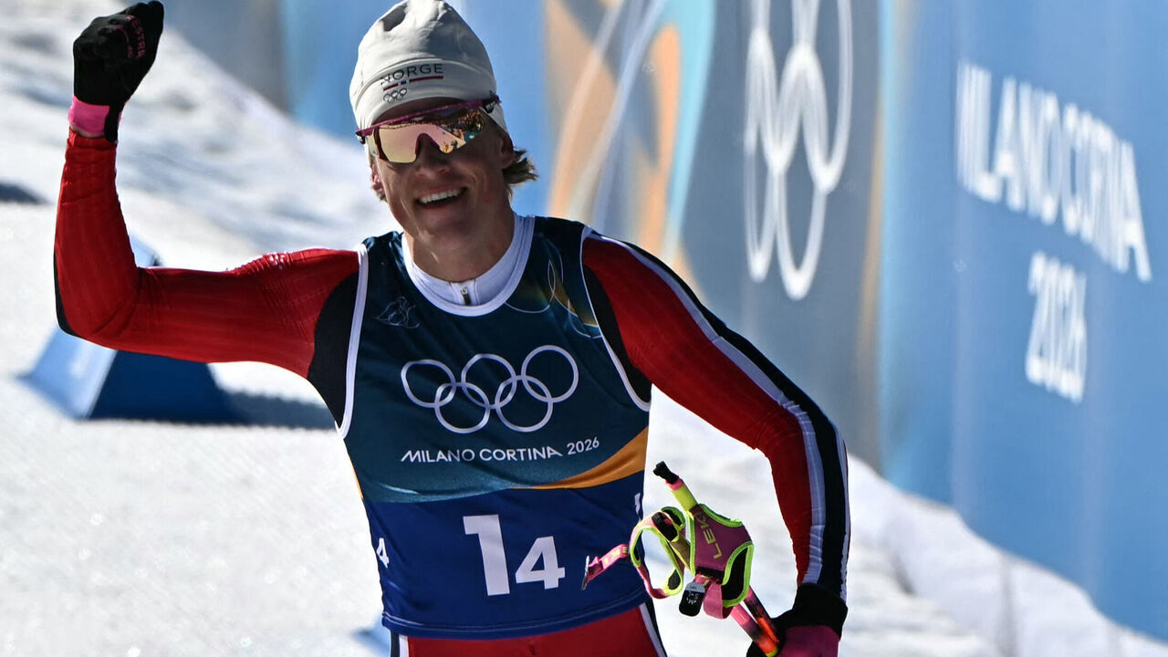 Norway's Johannes Hoesflot Klaebo celebrates as he skies to the finish line to win the cross-country men's 4 x 7,5km relay event of the Milano Cortina 2026 Winter Olympic Games at Tesero Cross-Country Skiing Stadium in Lago di Tesero (Val di Fiemme), on February 15, 2026.