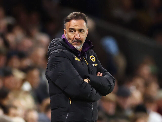 LONDON, ENGLAND - NOVEMBER 01: Vitor Pereira, Manager of Wolverhampton Wanderers, reacts on the touchline during the Premier League match between Fulham and Wolverhampton Wanderers at Craven Cottage on November 01, 2025 in London, England.