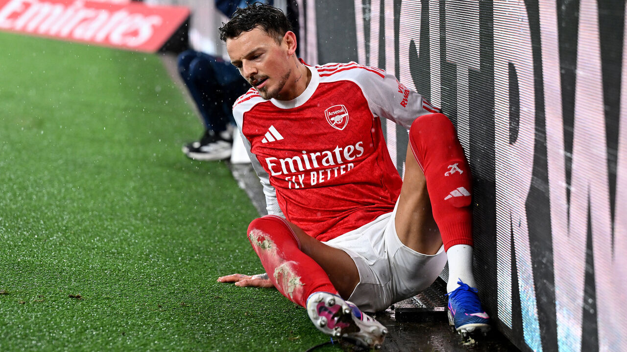 LONDON, ENGLAND - FEBRUARY 15: Ben White of Arsenal runs into the boarding during the Emirates FA Cup Fourth Round match between Arsenal and Wigan Athletic on February 15, 2026 in London, England.