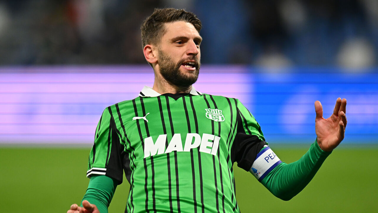 SASSUOLO, ITALY - FEBRUARY 20: Domenico Berardi of US Sassuolo celebrates after scoring his team's third goal during the Serie A match between US Sassuolo Calcio and Hellas Verona FC at Mapei Stadium Citta del Tricolore on February 20, 2026 in Sassuolo, Italy.