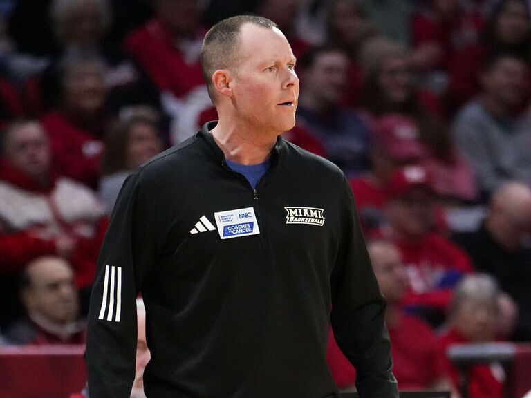 No. 22 Miami (Ohio) remains lone unbeaten with win over Bowl...