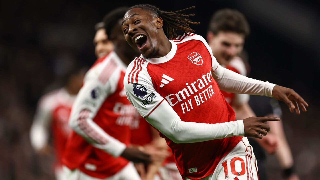 LONDON, ENGLAND - FEBRUARY 22: Eberechi Eze of Arsenal celebrates scoring their 3rd goal during the Premier League match between Tottenham Hotspur and Arsenal at Tottenham Hotspur Stadium on February 22, 2026 in London, United Kingdom.