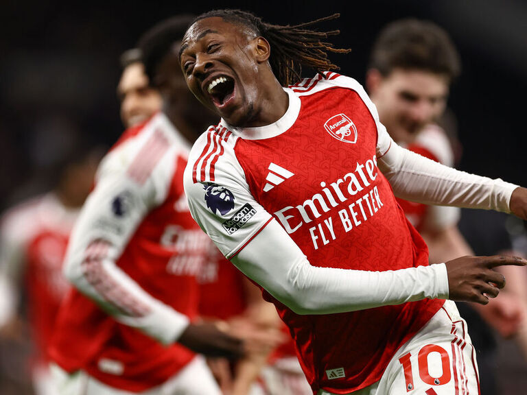 Arsenal get back on track with commanding win over rivals Spurs