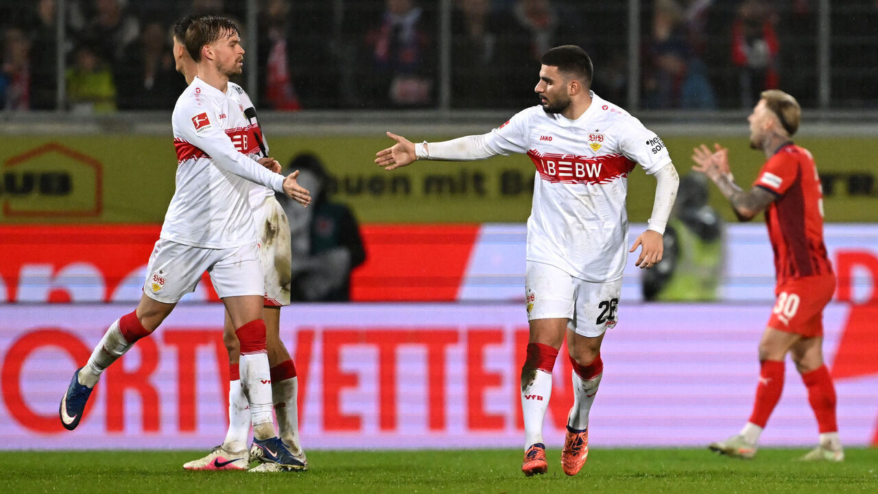 HEIDENHEIM, GERMANY - FEBRUARY 22: Deniz Undav of VfB Stuttgart celebrates their third goal with Maximilian Mittelstaedt of VfB Stuttgart during the Bundesliga match between 1. FC Heidenheim 1846 and VfB Stuttgart at Voith-Arena on February 22, 2026 in Heidenheim, Germany.