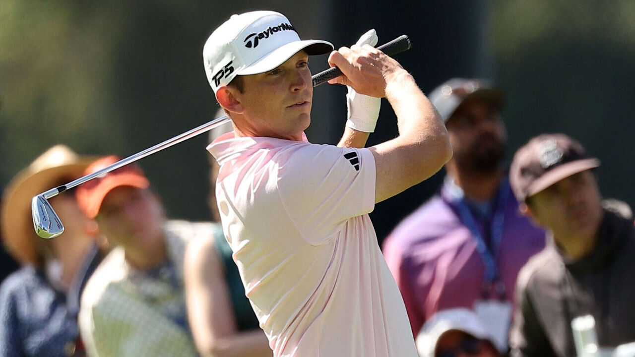 PACIFIC PALISADES, CALIFORNIA - FEBRUARY 22: Jacob Bridgeman of the United States plays a shot on the 11th hole during the final round of The Genesis Invitational 2026 at Riviera Country Club on February 22, 2026 in Pacific Palisades, California.