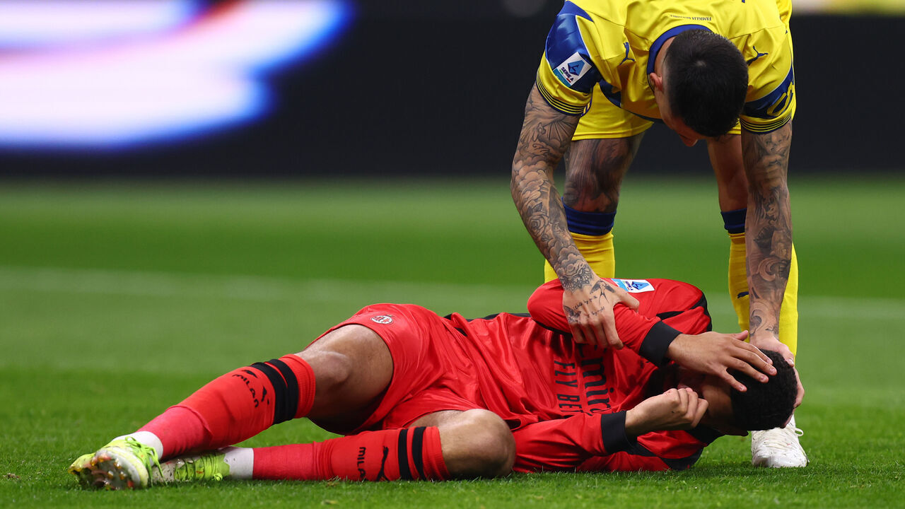 Milan, Italy - February 22: Ruben Loftus-Cheek of Ac Milan injured during the Serie A match between AC Milan and Parma Calcio 1913 at Stadio Giuseppe Meazza (San Siro) on February 22, 2026 in Milan Italy.