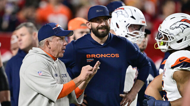 Denver Broncos vs Kansas City Chiefs at Arrowhead