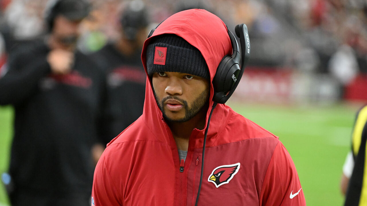 GLENDALE, ARIZONA - OCTOBER 19: Kyler Murray #1 of the Arizona Cardinals looks on from the sideline against the Green Bay Packers during the NFL 2025 game at State Farm Stadium on October 19, 2025 in Glendale, Arizona.