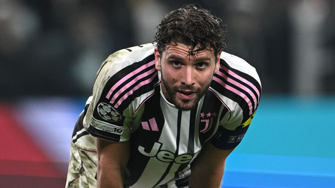 TURIN, ITALY - FEBRUARY 25: Manuel Locatelli of Juventus disappointment during the UEFA Champions League 2025/26 League Knockout Play-off Second Leg match between Juventus and Galatasaray A.S. at Juventus Stadium on February 25, 2026 in Turin, Italy.